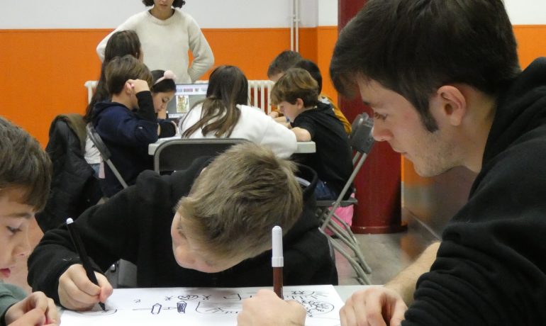 Les cooperatives Escoomix i Esco & company reben la visita d'estudiants de la Gaspar Camps: